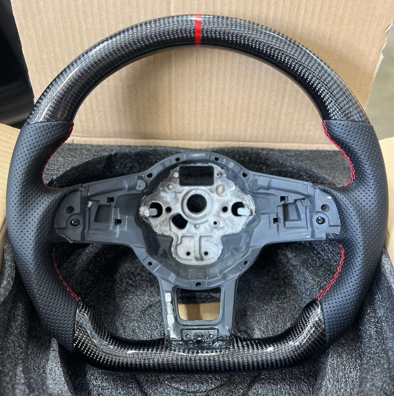 Volant carbone VW GOLF 7/R/GTI/GTD