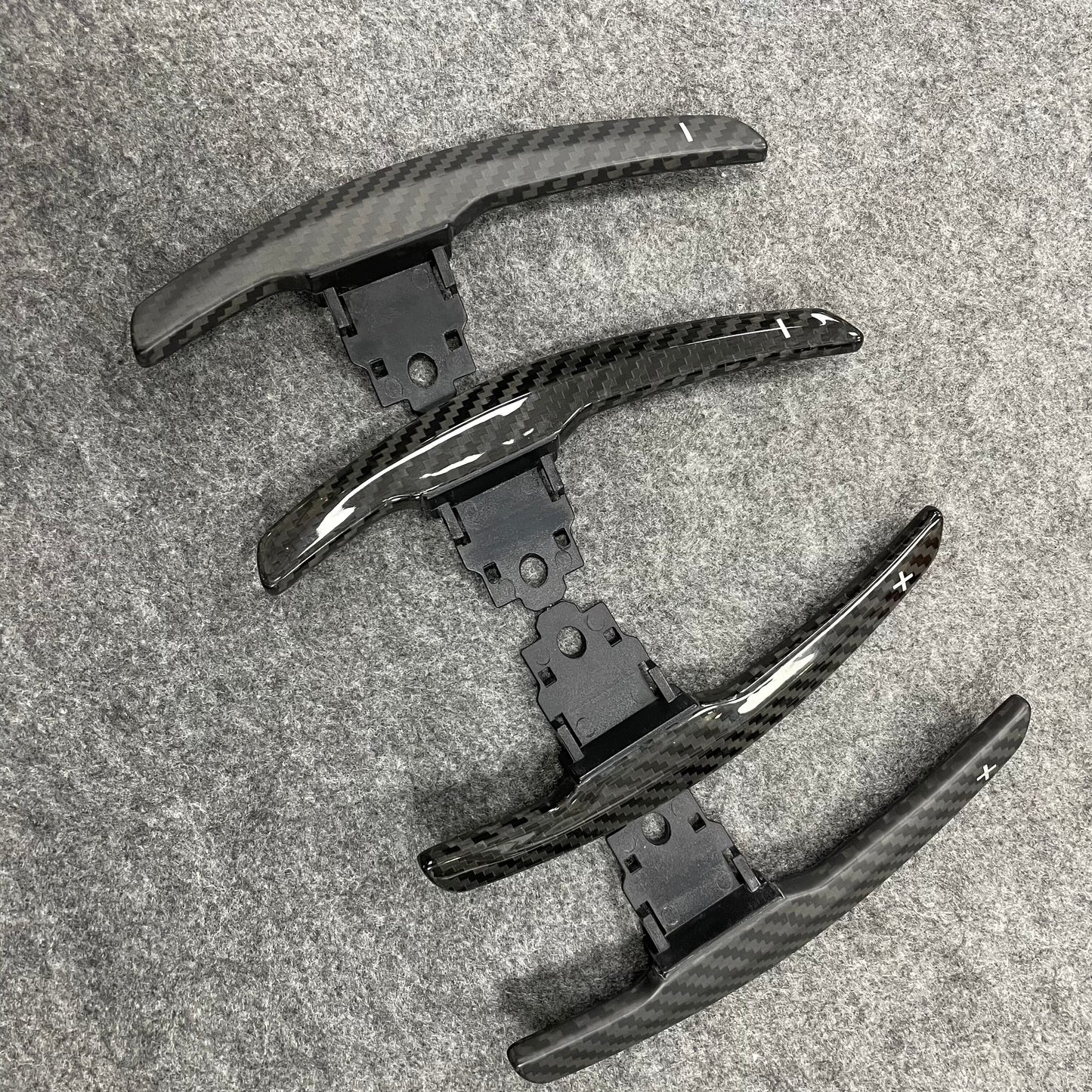 Palettes de changement de vitesse en carbone BMW brillantes (remplacement)